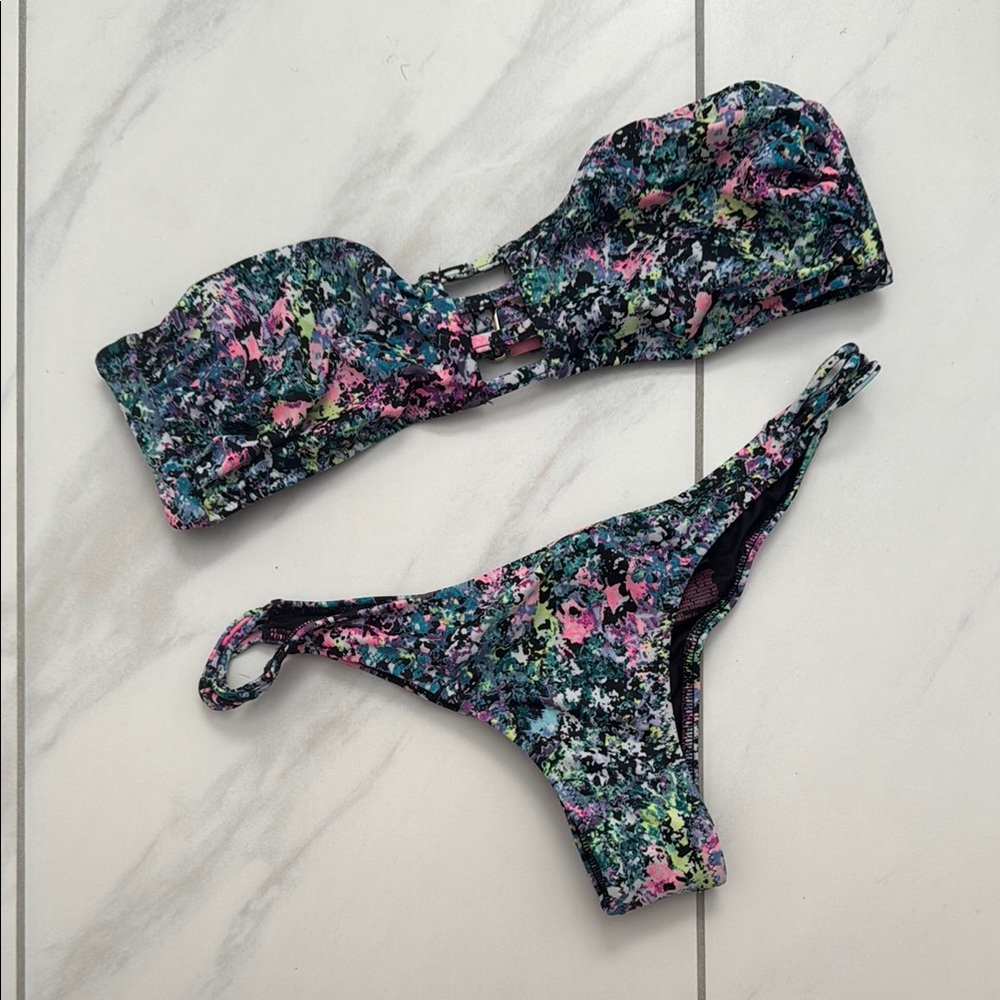 Multicolor Strapless Bikini Set